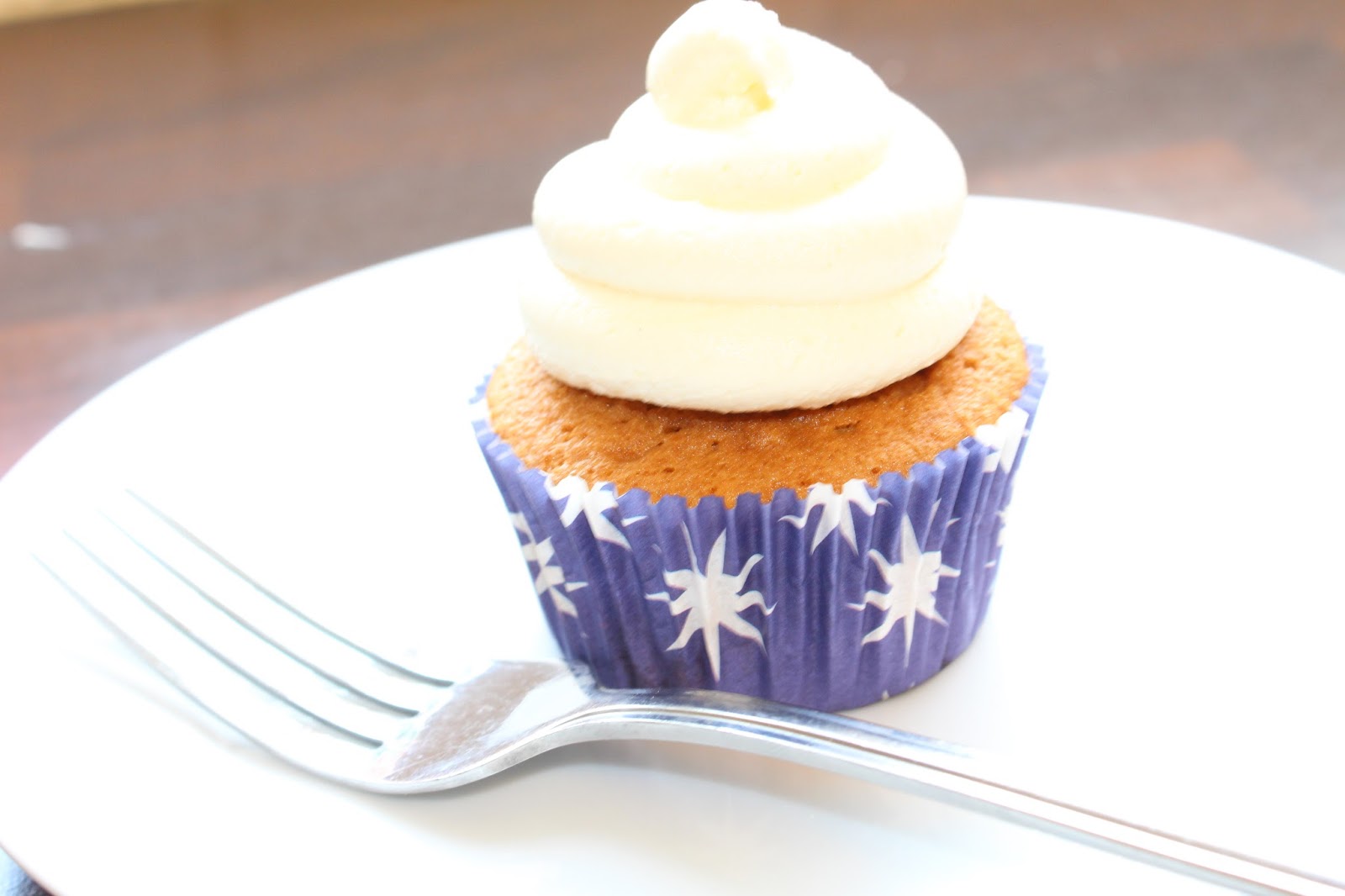 Cupcake Jemma's Vanilla Cupcakes and Vanilla Buttercream ...