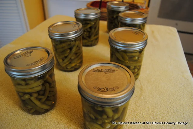 Canning Green Beans: From Garden To Canner at Miz Helen's Country Cottage