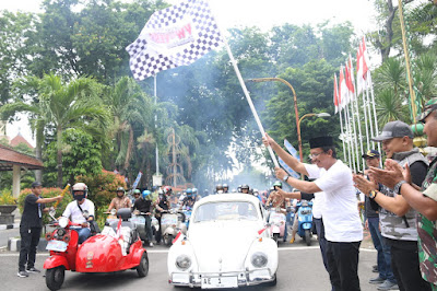 Bersama Gubernur Jatim, Bupati Sidoarjo Berangkatkan East Java VW dan Vespa Festival