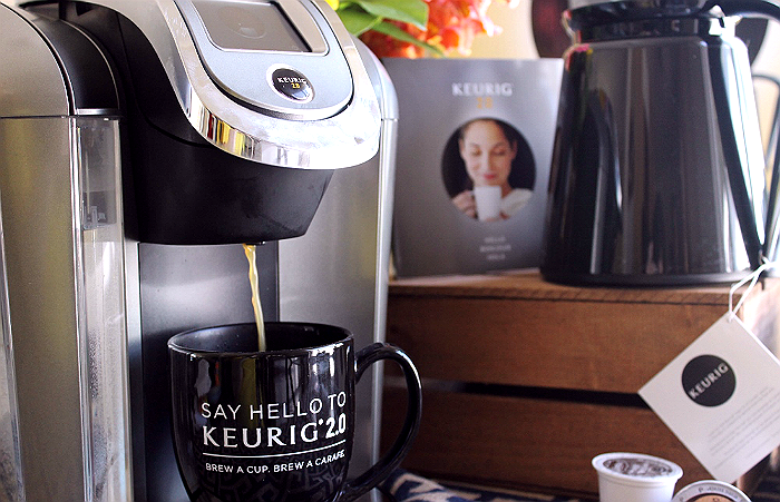 The Keurig 2.0 K550 Brewing System: Brew up to 6 cups in the Carafe, Digital touch screen operation, change the size and strength of single cups, save favorite brew profiles, and change ambient lighting.