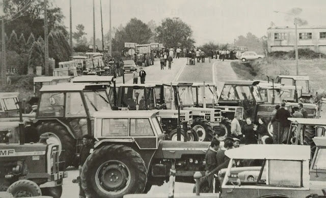 Tractorada a comienzos de los 80, a la entrada de A Coruña.