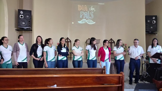 ESCOLA PRESBITERIANA DE BOM CONSELHO FAZ HOMENAGEM AOS PAIS