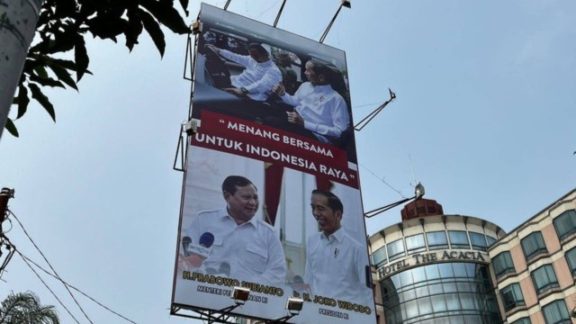 Billboard Prabowo dan Jokowi 'Menang Bersama' di Jakarta Curi Perhatian
