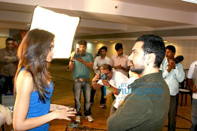 Deepika meets Aamir Khan at Dhobi Ghat Promotions Pics