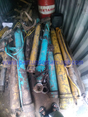 Spare-part-cylinder-boom-bucket-arm-copotan-alat-berat