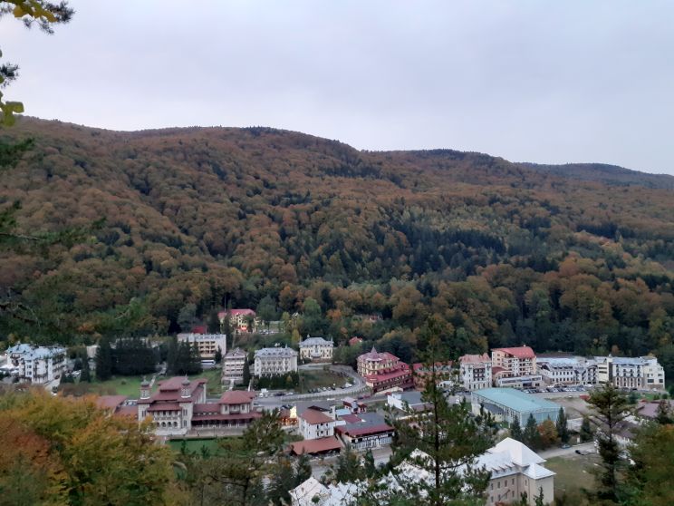 Slanic Moldova de pe Platoul Cerbu