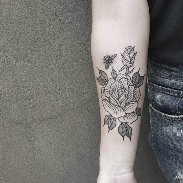 Esta auto-croquis rose tattoo Esta auto-croquis rose tattoo