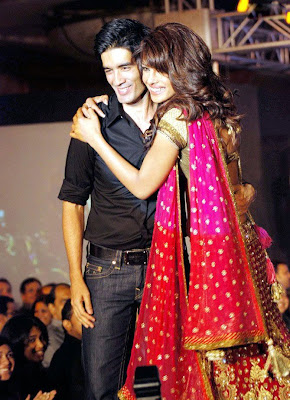 Priyanka chopra walks on the RAMP of Manish Malhotra for anjaana anjaani