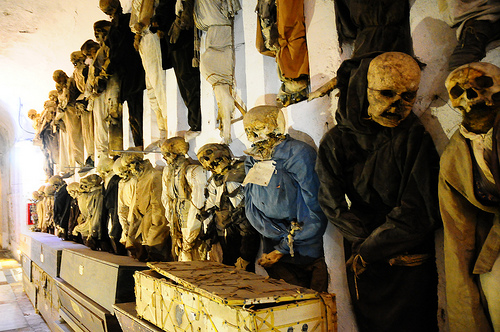 Catacombs Capuchins - Tempat Menaruh Mayat!