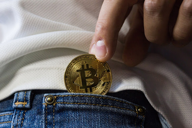 https://www.pexels.com/photo/gold-bitcoin-844127/