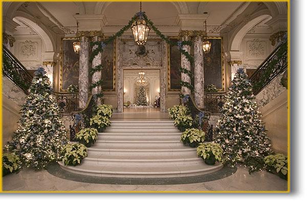 front door lights pictures Newport Mansions at Christmas | 600 x 399