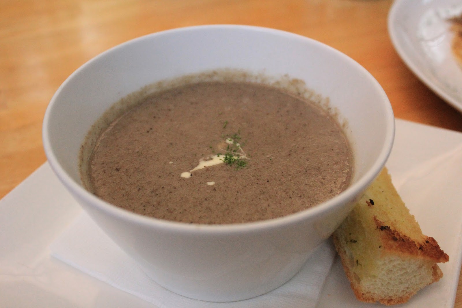 hummingbird-eatery-bandung-mushroom-soup