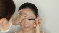 Asian Hooded Eyelids Makeup -Gently pull up the eyelid & coat on the mascara for upper & lower lashes as well.