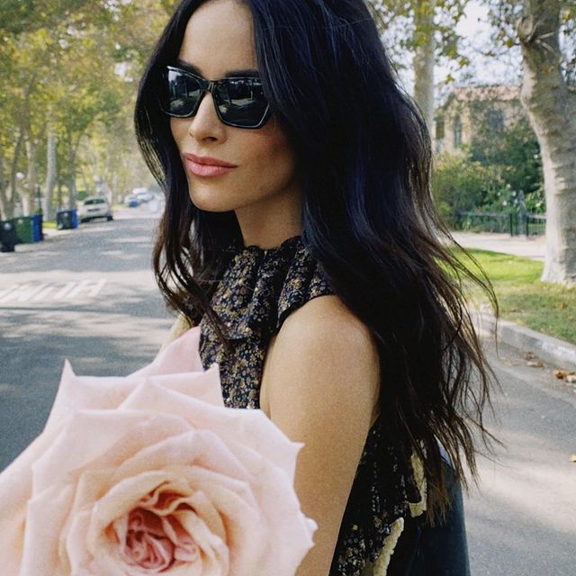 abigail spencer with Flowers