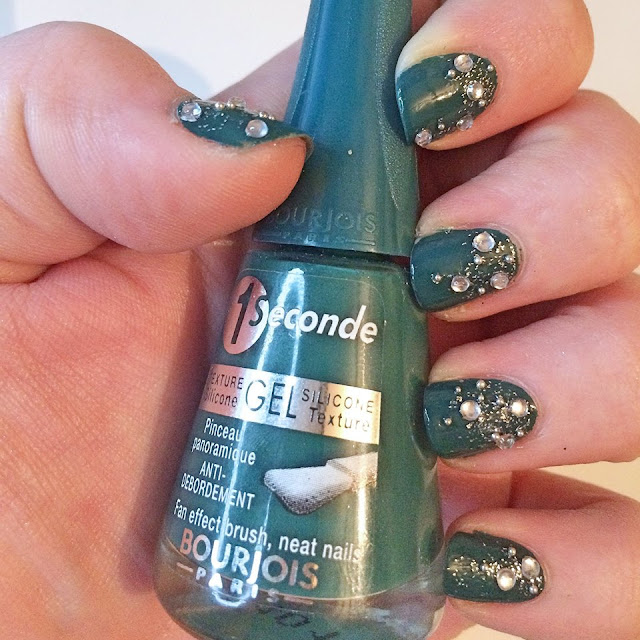 Bourjois 1 Seconde Nail Polish in 'God Save the Green' with green nail art