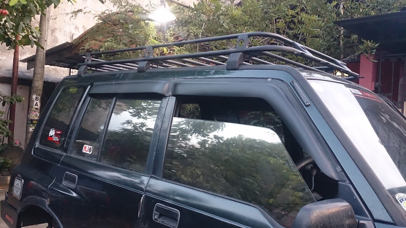  Aksesoris mobil variasi Suzuki Jimny Katana Roof rack