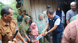 H. Tantawi Bersama Pj Bupati Aceh Utara Tinjau Rumah Tidak Layak Huni di Sawang Aceh Utara