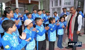 ओक ओवर से 60 खिलाड़ियों के दल को राष्ट्रीय आइस स्केटिंग चैंपियनशिप के लिए रवाना 
