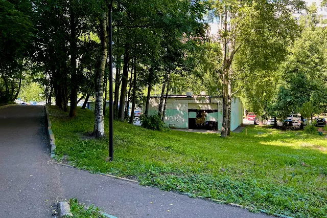 Севастопольский проспект, дворы
