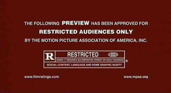 Imagen 005B | Un ejemplo de una tarjeta de tráiler de banda roja, en este caso para la película de 2008 Forgetting Sarah Marshall | Instituto Sundance / Dominio público