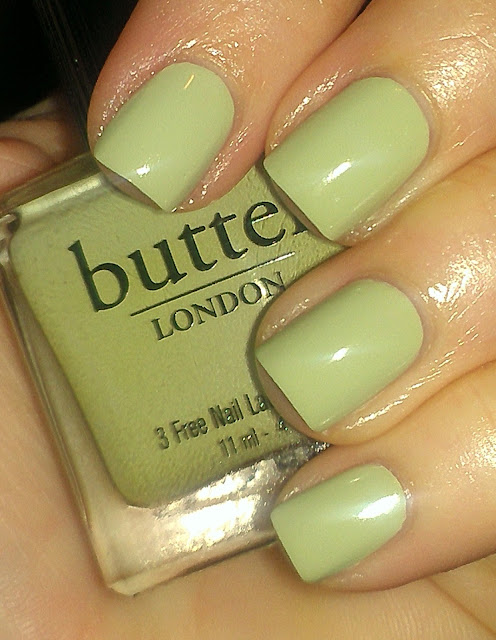 light pistachio green creme