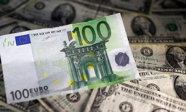 Euro sube frente al dólar