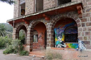 urbex-P.A.C.A.-maison-mutilée-éventrée-corniche-d'or-jpg