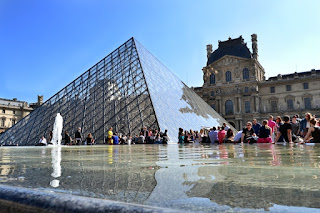 photo of louvre museum