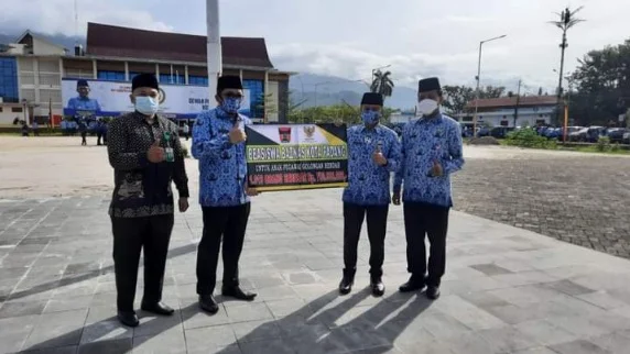 Pemko Padang Terima Bantuan Sembako dan Beasiswa