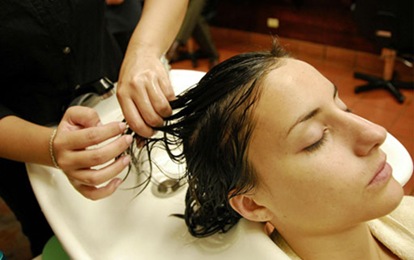 cuidados para el cabello para suplemento de compras del 03 de julio 2007/ peinados, lavados de cabello, tratamientos para el cabello, etc/ Salon de belleza ubicado en el Hotel Marriott/ miercoles 20 de junio 2007/ Fotos Albert Marin y texto de Gustavo Sanchez.