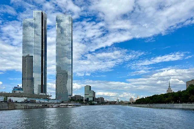 Москва-река, Краснопресненская набережная, набережная Тараса Шевченко, строящийся жилой комплекс Capital Towers