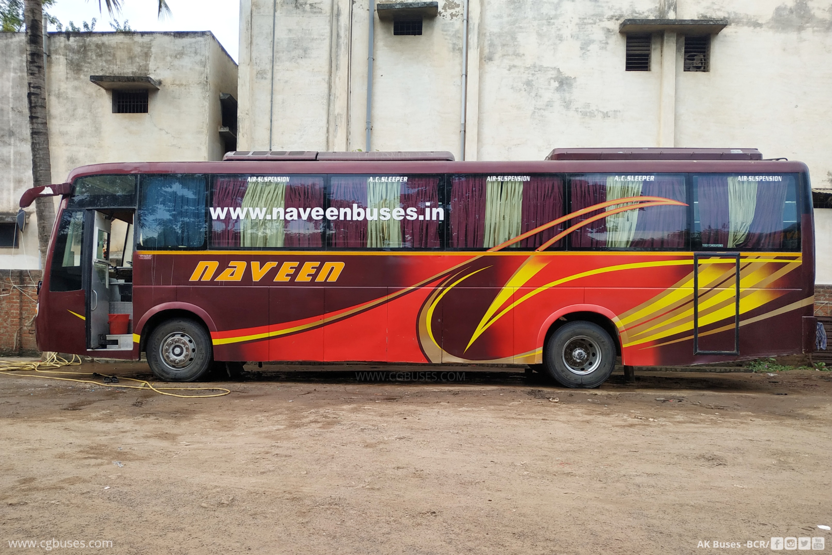 Naveen Travels Durg Raipur To Wadrafnagar Bus