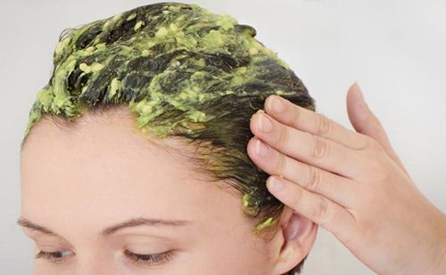 Cara membuat masker pisang untuk mengatasi rambut kering