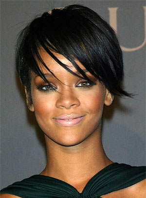 rihanna haircuts 2011. Rihanna Hairstyles 2011