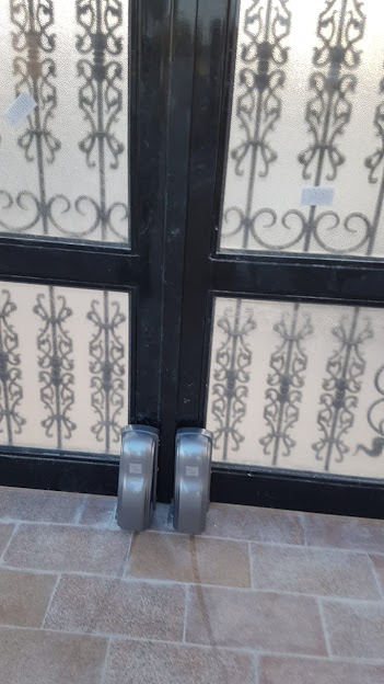 Swing Doors الباب ذو الدرفتين المنزلق