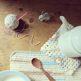 ByHaafner, crochet, placemat, granny square, potholder, white & pastels