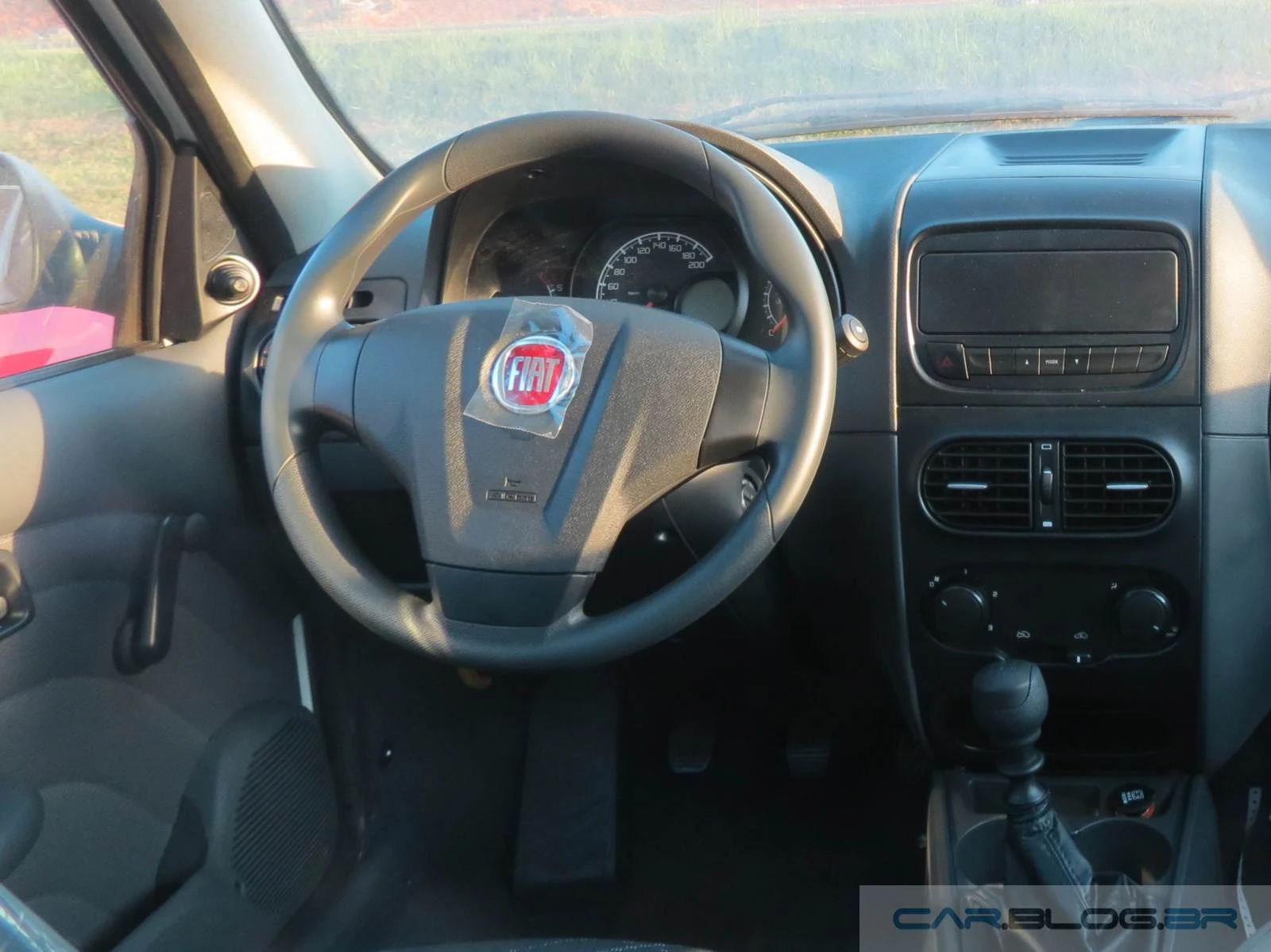 Fiat Strada Working 1.4 3 portas 2015