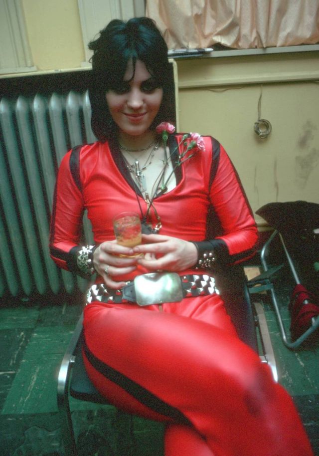 Joan Jett's Edgy Hairstyle: 30 Amazing Color Portrait 