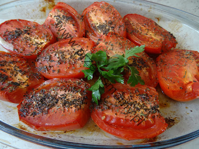 Pomidory zapiekane z bazylią
