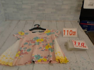 中古品　子供服　１１０ｃｍ　花柄プリント　半袖チュニック　１１０円