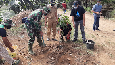 Peringati HUT Ke-75 TNI, Dansektor 6 Gelar Tanam 350 Pohon Produktif Di Bantaran DAS Citarum