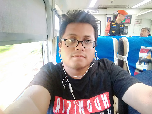 Kelebihan dan kekurangan bus dengan kereta api