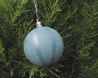 Blue pearl bauble with white glitter segments