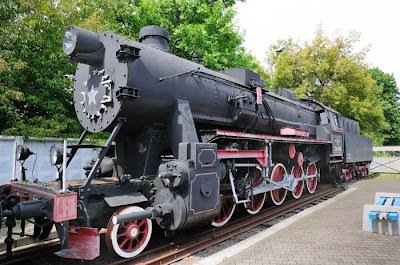 rails locomotive