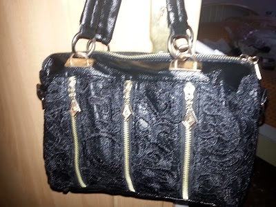 www.dresslink.com/womens-handbag-oblique-carry-casual-big-bag-retro-lace-bags-p-227.html? utm_source = blog & utm_medium = cpc & utm_campaign = Carly222