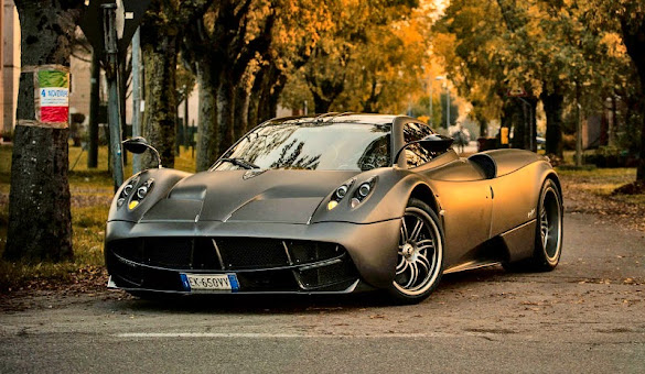 Mobil Sport Pagani Huayra Terbaru