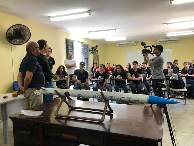 Estudantes da Universidade Federal do Ceará lançam foguete em Pentecoste  