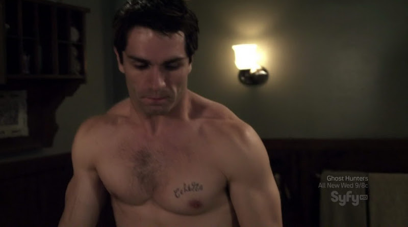 Sam Witwer Shirtless on Being Human s1e07