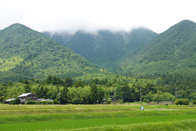 鳥取県西伯郡大山町今在家 佐摩山と孝霊山と免賀手山