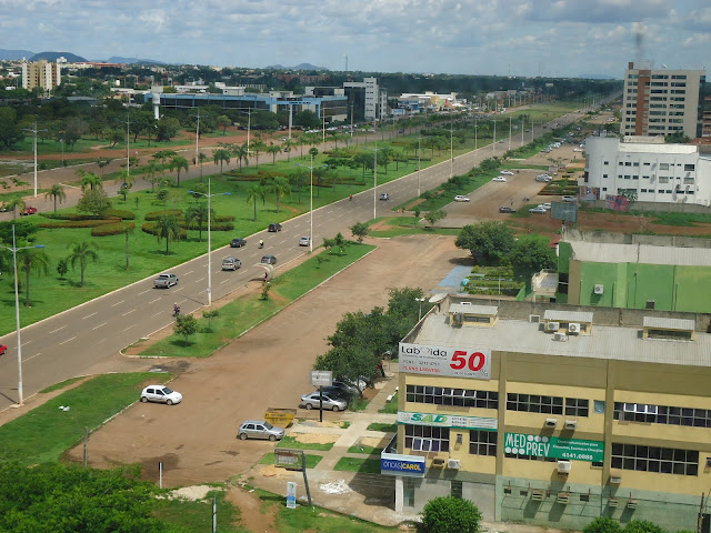 Avenida principal da capital Palmas. Eixo norte sul.